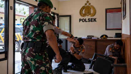 Kazidam XV/Pattimura Minta Maaf, Dua Polisi di SBB Dipukul Oknum Prajurit di Dalam Polsek