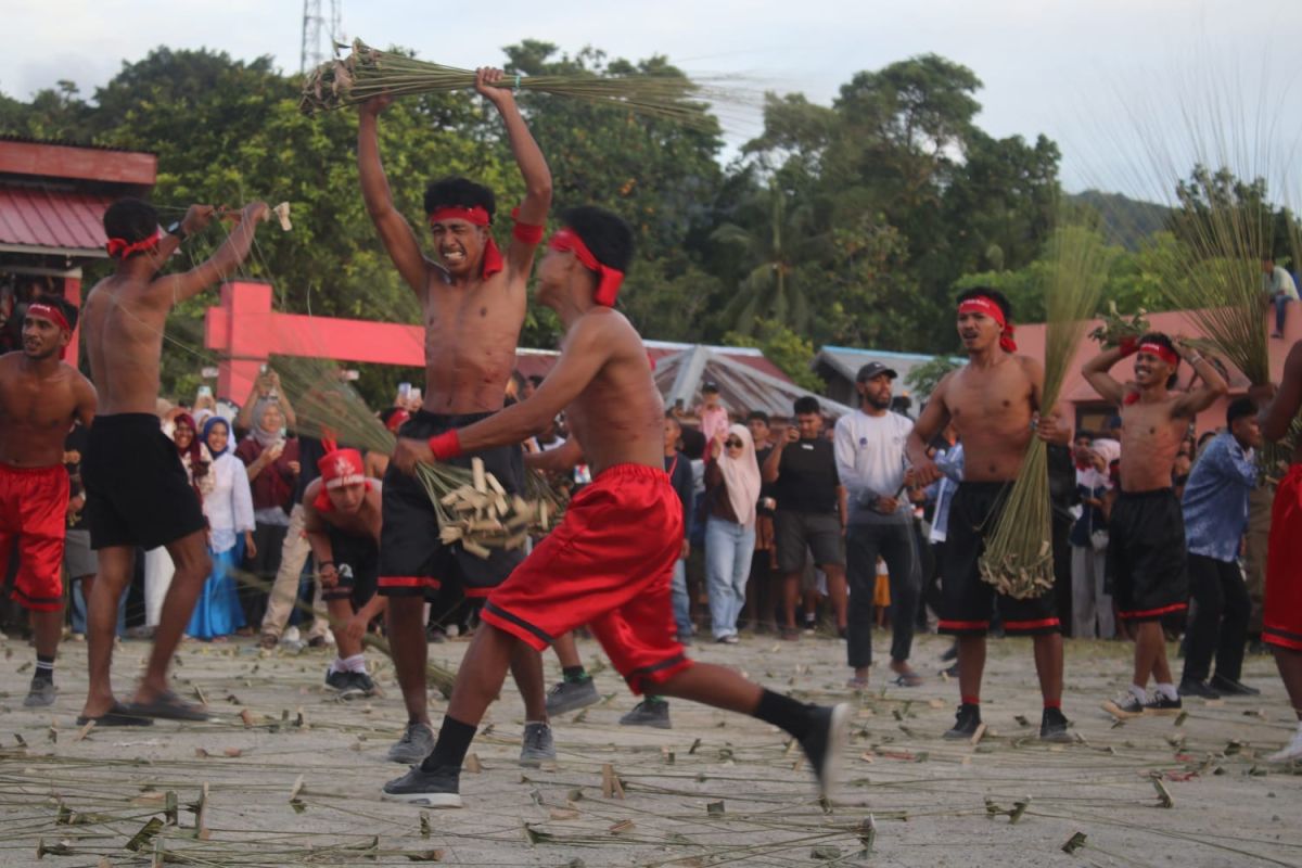 Festival Pukul Sapu Tahunan Kembali Digelar di Mamala